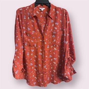 🎁Candie’s longs sleeve button down floral blouse with roll tab option sz L, EUC
